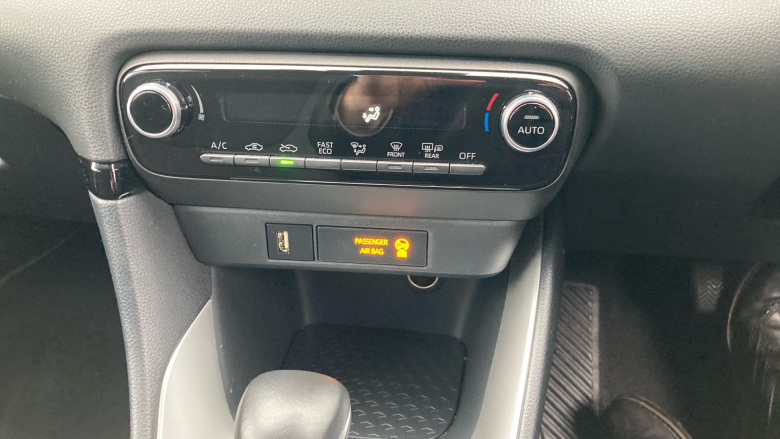 Toyota Yaris 1.5 Hybrid Design 5dr CVT Hybrid Hatchback